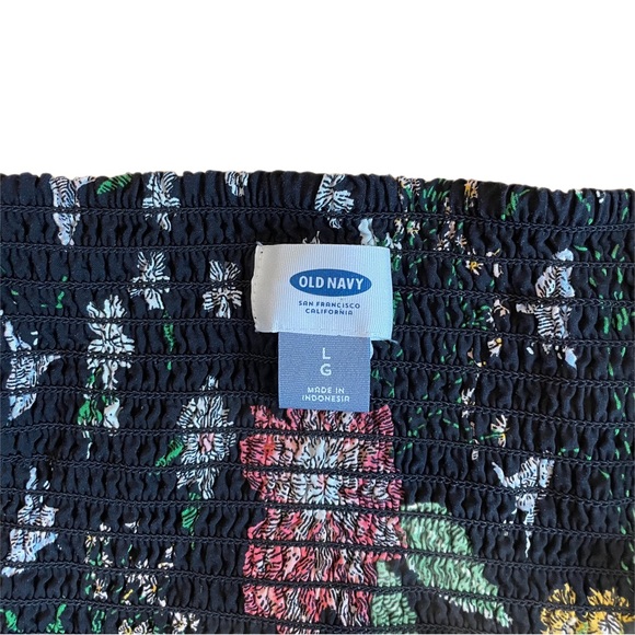 Old navy summer dress size large. Mid thigh length in excellent condition - Picture 3 of 3